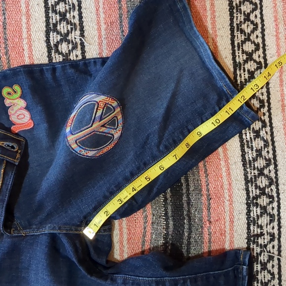 Levi's Denim Shorts with Patches - Picture 6 of 12